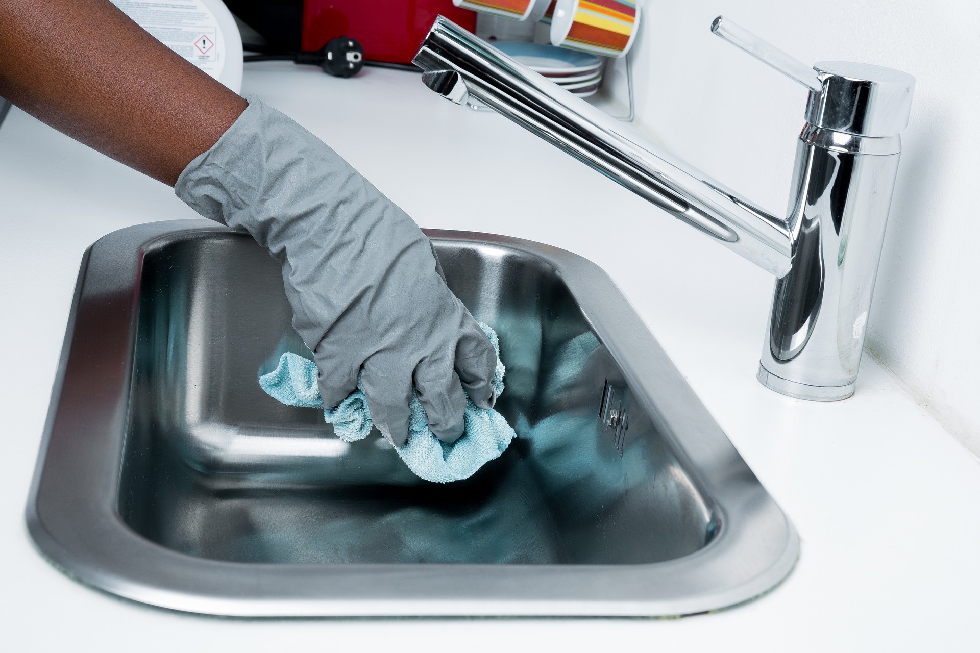 8 Benefits of hiring a cleaning service